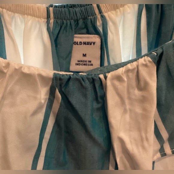 NWT women’s Old Navy blouse tank top - Picture 3 of 4